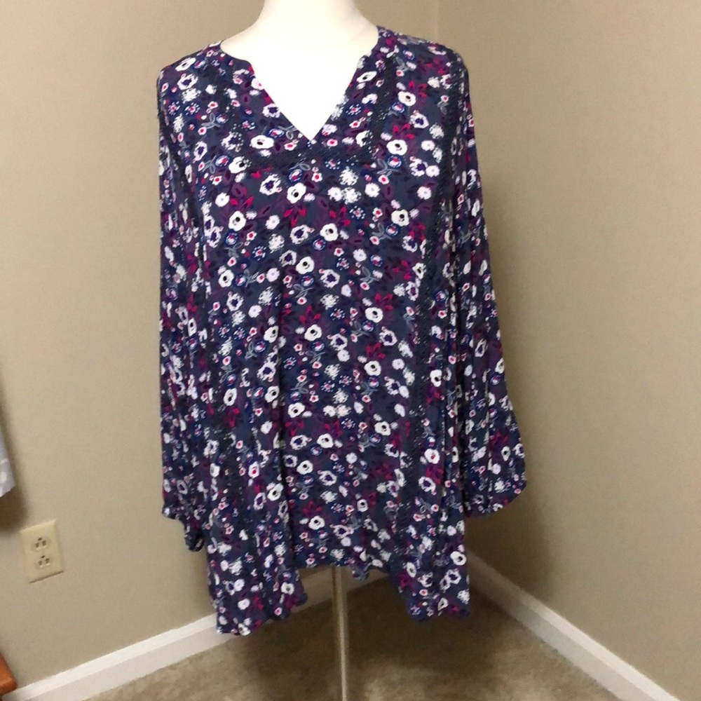 Lane Bryant 26/28 embroidered crinkle peasant top